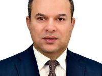 المتنبي ، تمثالان ورمزٌ واحد